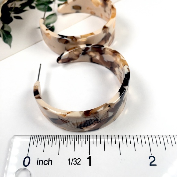 Chic Acrylic Resin Hoop Earrings - Picture 6 of 6